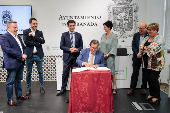 Diputación y Ayuntamiento firman un acuerdo para el uso compartido de la plataforma de turismo inteligente Tur In Granada