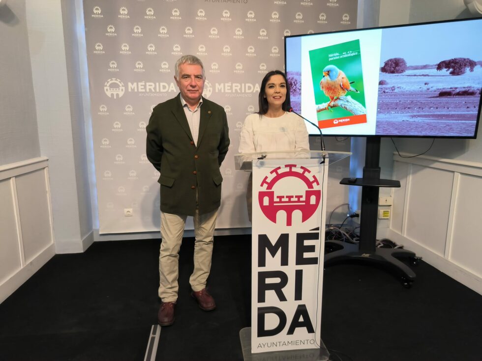 El Ayuntamiento de Mérida edita una guía para potenciar el turismo ornitológico y los espacios naturales