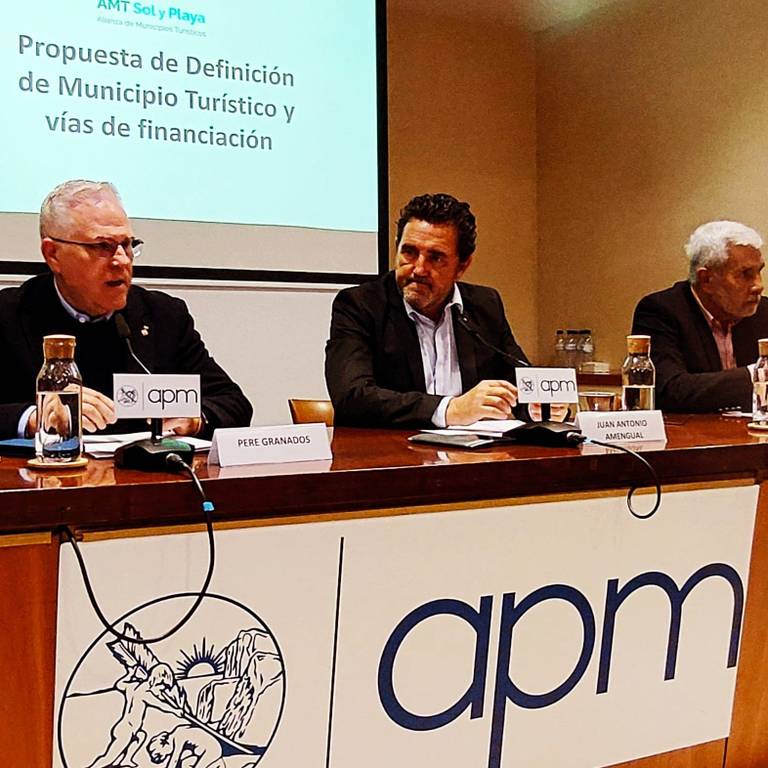 La AMT propone un nuevo concepto de «municipio turístico» para mejorar la financiación y garantizar la calidad y suficiencia en la prestación de servicios