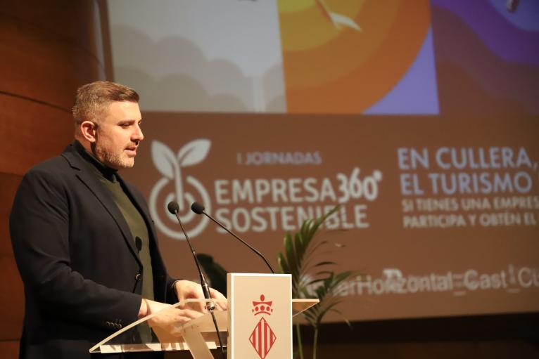 Cullera apuesta por la sostenibilidad en el turismo y presenta su distintivo Empresa Sostenible 360