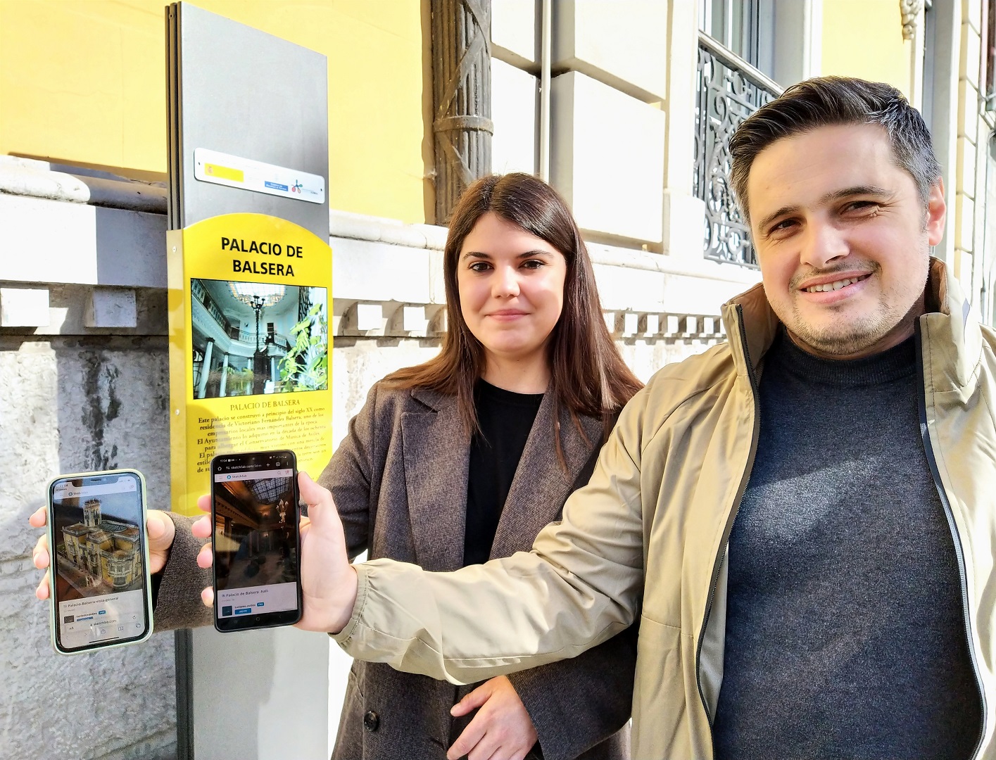 Avilés renueva sus tótems de información turística y estrena visita virtual a 3 monumentos