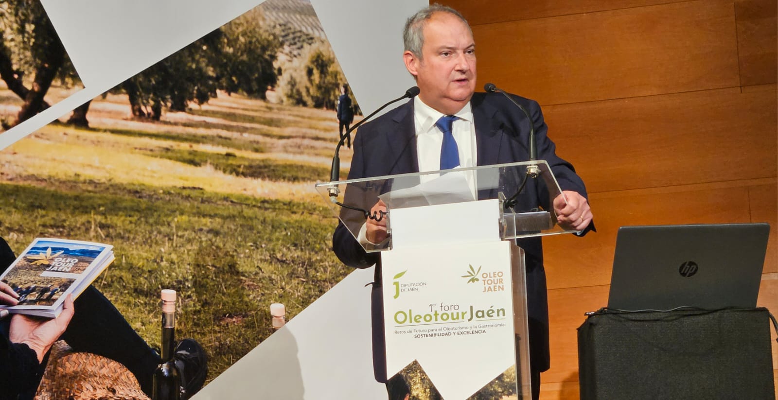 Jordi Hereu reivindica el potencial del oleoturismo como generador de riqueza regional y puntal del turismo de interior