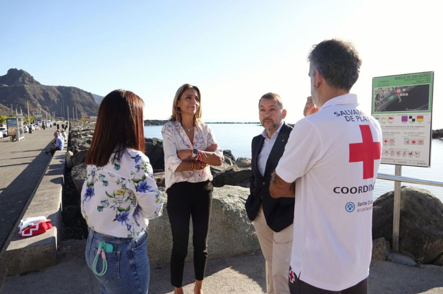 Santa Cruz renueva toda la señalización de seguridad en las playas y zonas de baño marítimo