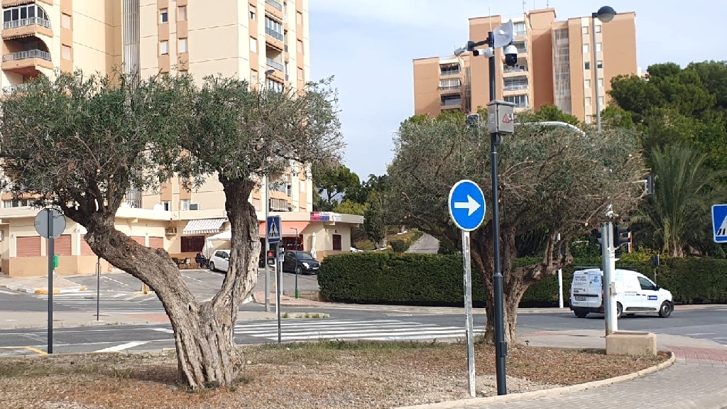 Continúa la instalación de cámaras y sensores inteligentes para recoger información en tiempo real en el término municipal de Villajoyosa